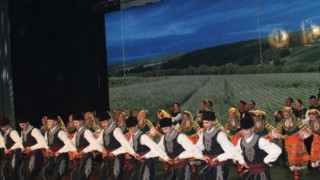 Aнсамбъл "Пирин" с мегашоу в НДК