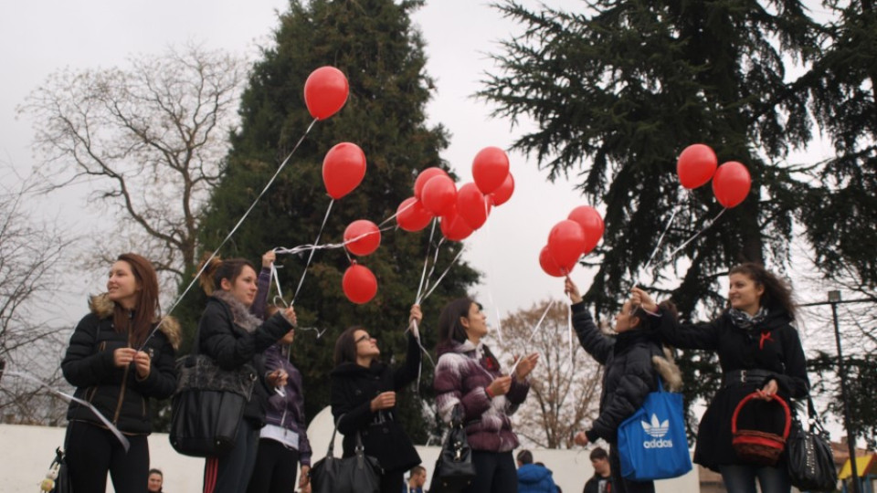 С балони в небето Симитли каза „Не на спина" | StandartNews.com
