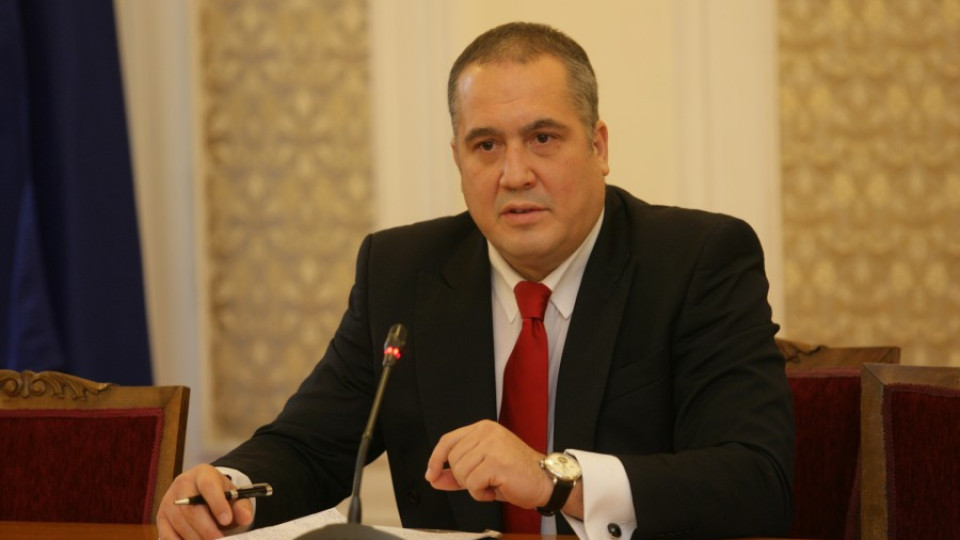 Бинев подава оставка, ако се оттеглят Орхан Исмаилов и Веселин Пенев | StandartNews.com