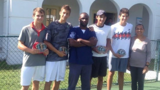 Българчета печелят турнир по тенис на Бахамите