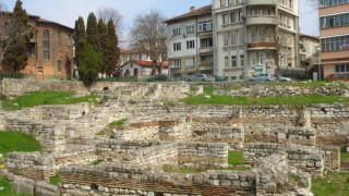 Антични възстановки на сцената на Малки римски терми