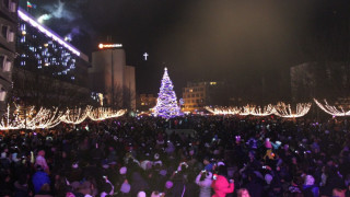 С шествие палят коледните светлини в Благоевград