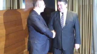 Сергей с подкрепа за Шенген от Германия