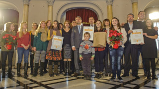 Плевнелиев връчи наградите „Доброволческа инициатива“ за 2014 г. 
