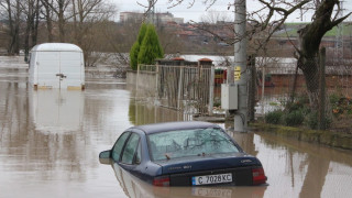 Обстановката в Елхово остава критична