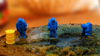 Тонове опасни отрови плашат село край Сандански
