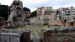 Зумба за възстановяване на малките Римски терми