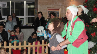 "Червената шапчица" напълни кметство в Благоевград с деца