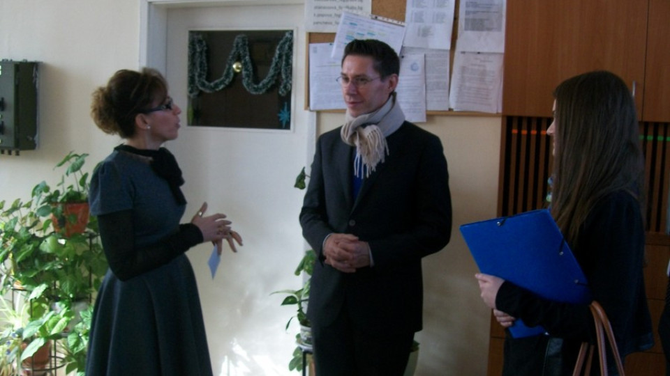 Французите от Пловдив посрещнаха депутат | StandartNews.com