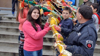 Хасково издигна най-високата сурвачка в Южна България