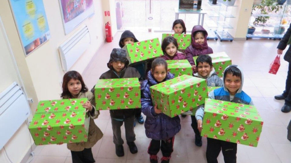 US-топлоцентрала отново зарадва бедни деца с коледни подаръци | StandartNews.com