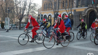 Дядо Коледа с велосипед ще посети шест български града