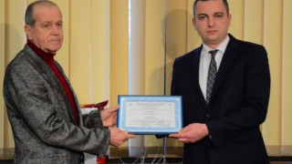 Портних с приз „Кмет на годината 2014“ от Синдиката на българските учители