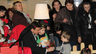 Кмет прочете „Косе Босе" на десетки деца