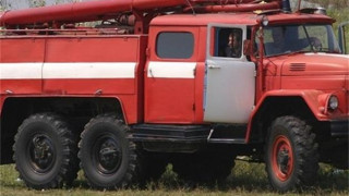 Пожарникари евакуираха превантивно 150 души от висше училище в Кърджали