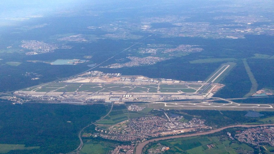 Летището във Франкфурт не засича оръжия | StandartNews.com