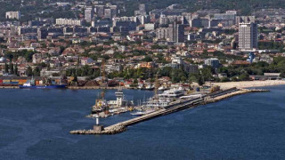 Пристанище Варна е затворено