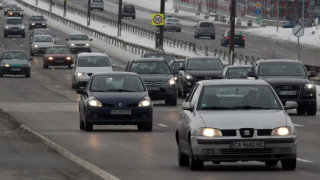 Бензинът падна до 2,15 лв. за празниците