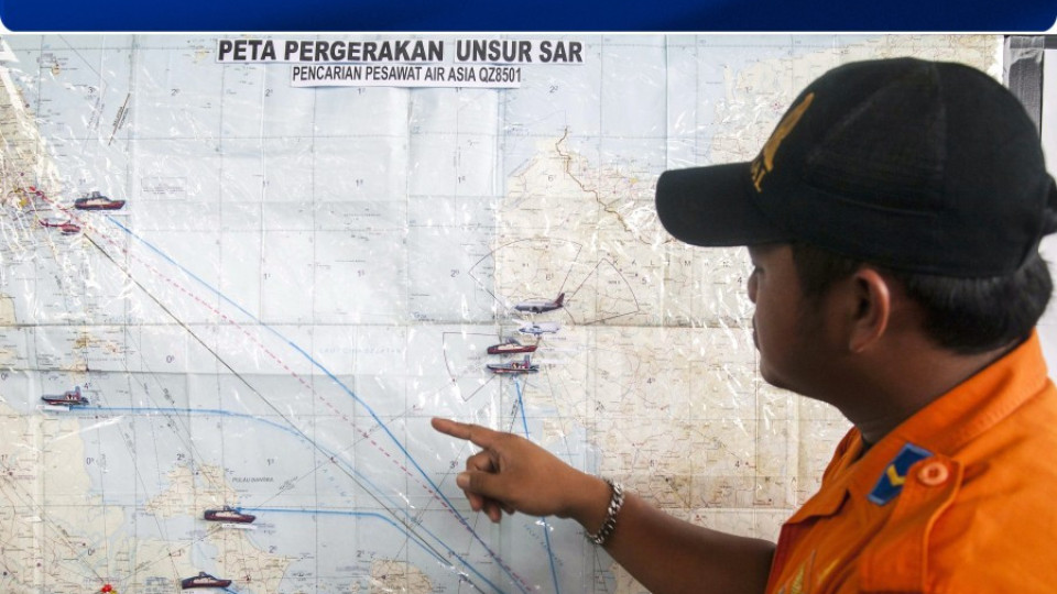 Подозрителни предмети в зоната на издирване на самолета на AirAsia | StandartNews.com