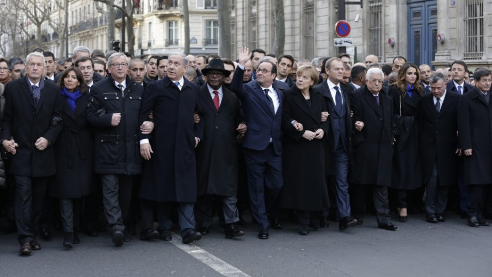 60 лидери ръка за ръка: Франция събра Изтока и Запада (ОБЗОР) | StandartNews.com