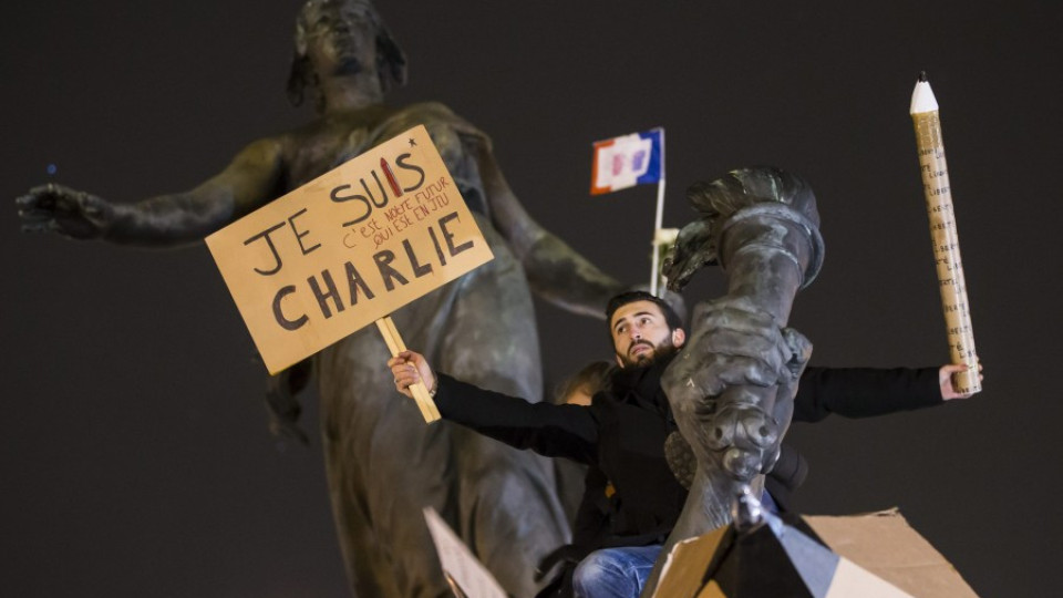 "Шарли ебдо" с нови карикатури на Мохамед | StandartNews.com