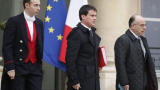Франция мобилизира 10 000 военни след терористичния акт