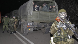 10 цивилни загинаха в атака срещу автобус край Донецк