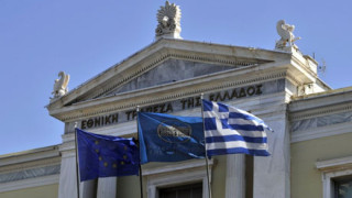 Гърци изтеглиха 700 млн. евро за ден