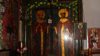 Българи и чужденци видяха 272-годишно руско евангелие в селски храм