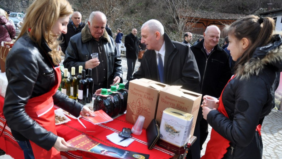 Нашенци и чужденци дегустират виното на Чърчил в Мелник  | StandartNews.com