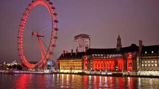 "Окото на Лондон" ще свети в нов цвят поне 2 г.