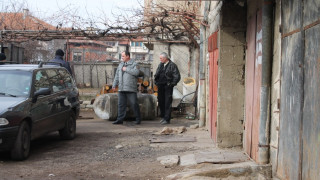 Резервоар гръмна и рани мъж