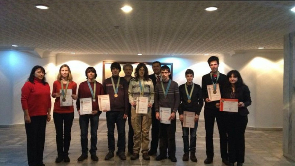 Ученици от СМГ със 7 медала от олимпиада в Казахстан | StandartNews.com