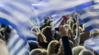 Светът коментира: Гърция зави наляво