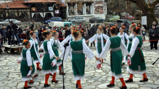 Вино на корем за нашенци и чужденци на фестивал в Мелник