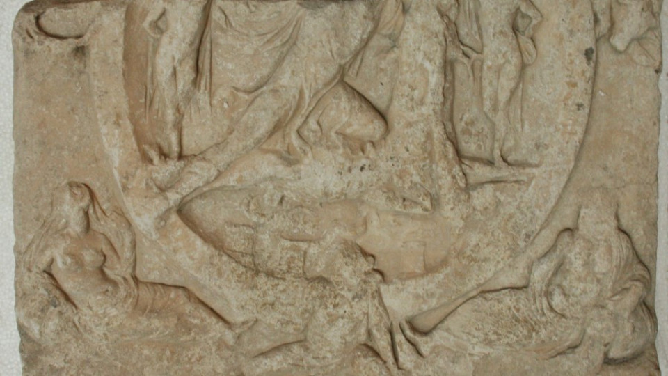 Уникален барелеф на бог Митра вече в Музея за история в София | StandartNews.com