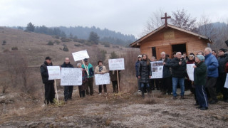 150 души блокираха пътя към ново депо за отпадъци