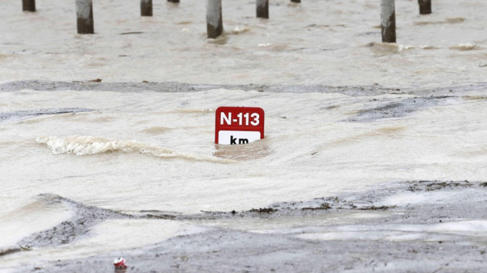 Природни бедствия взеха два живота в Испания | StandartNews.com