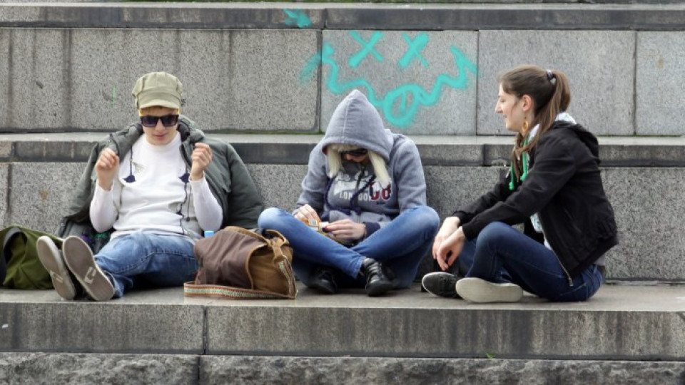 Всеки трети младеж гледа към чужбина  | StandartNews.com