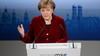 Меркел: Изпращането на оръжия в Украйна няма да реши конфликта