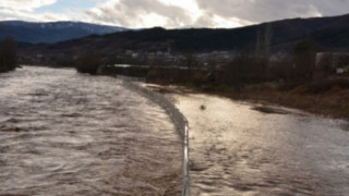 Река Струма държи село в страх