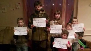 "Ангелите" бранят майки с деца в ада на Донбас (ВИДЕО)