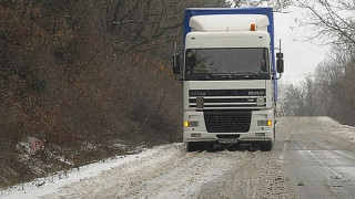 Отново ТИР е аварирал на път за границата