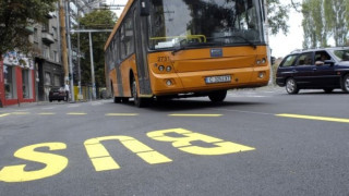 Автобус на градския транспорт и кола се удариха на "Цариградско"