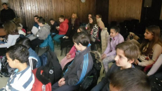 Беседи срещу дрога с ученици в Благоевград