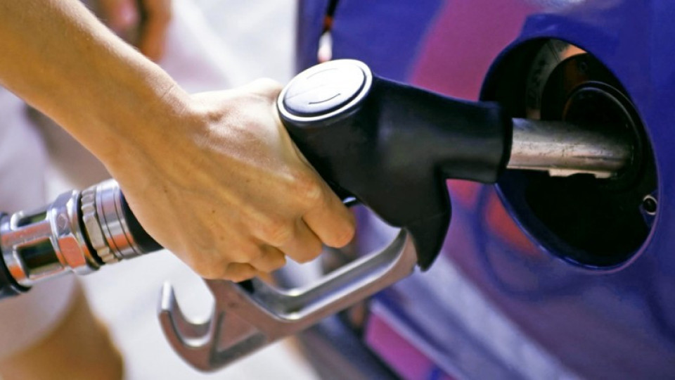 Бензинът скочи до 2,04 лева | StandartNews.com