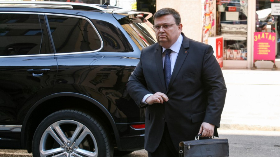 Цацаров: До дни ще има обвинение за "Червеи" | StandartNews.com