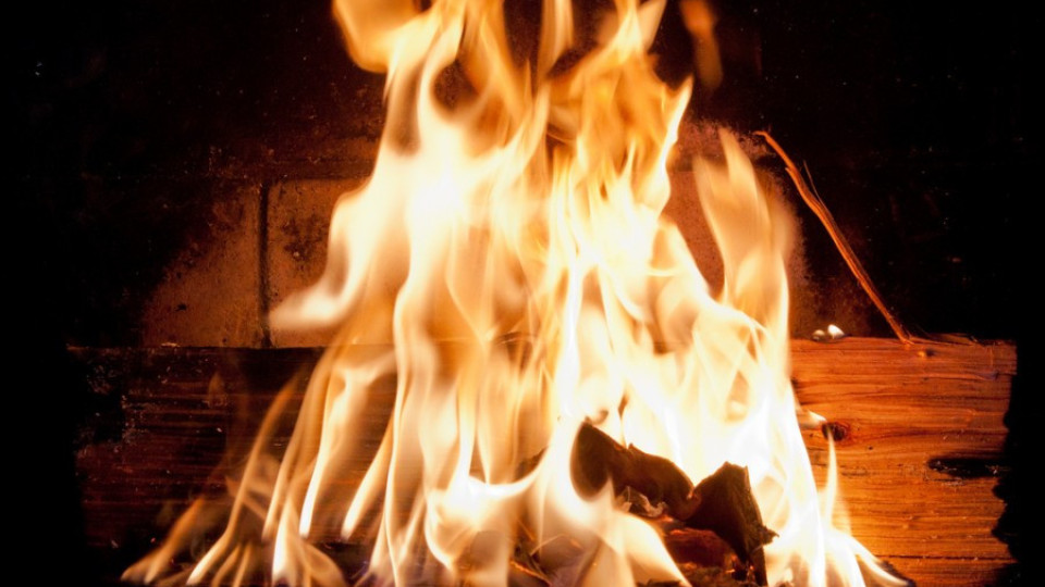 ИД изгори 10 000 книги в библиотека в Мосул | StandartNews.com