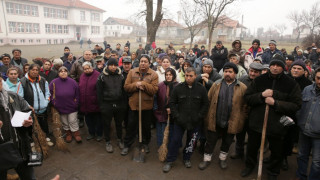 Ромите от Долни Цибър искат работа
