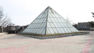Пирамида като пред Лувъра отваря врати в Каварна